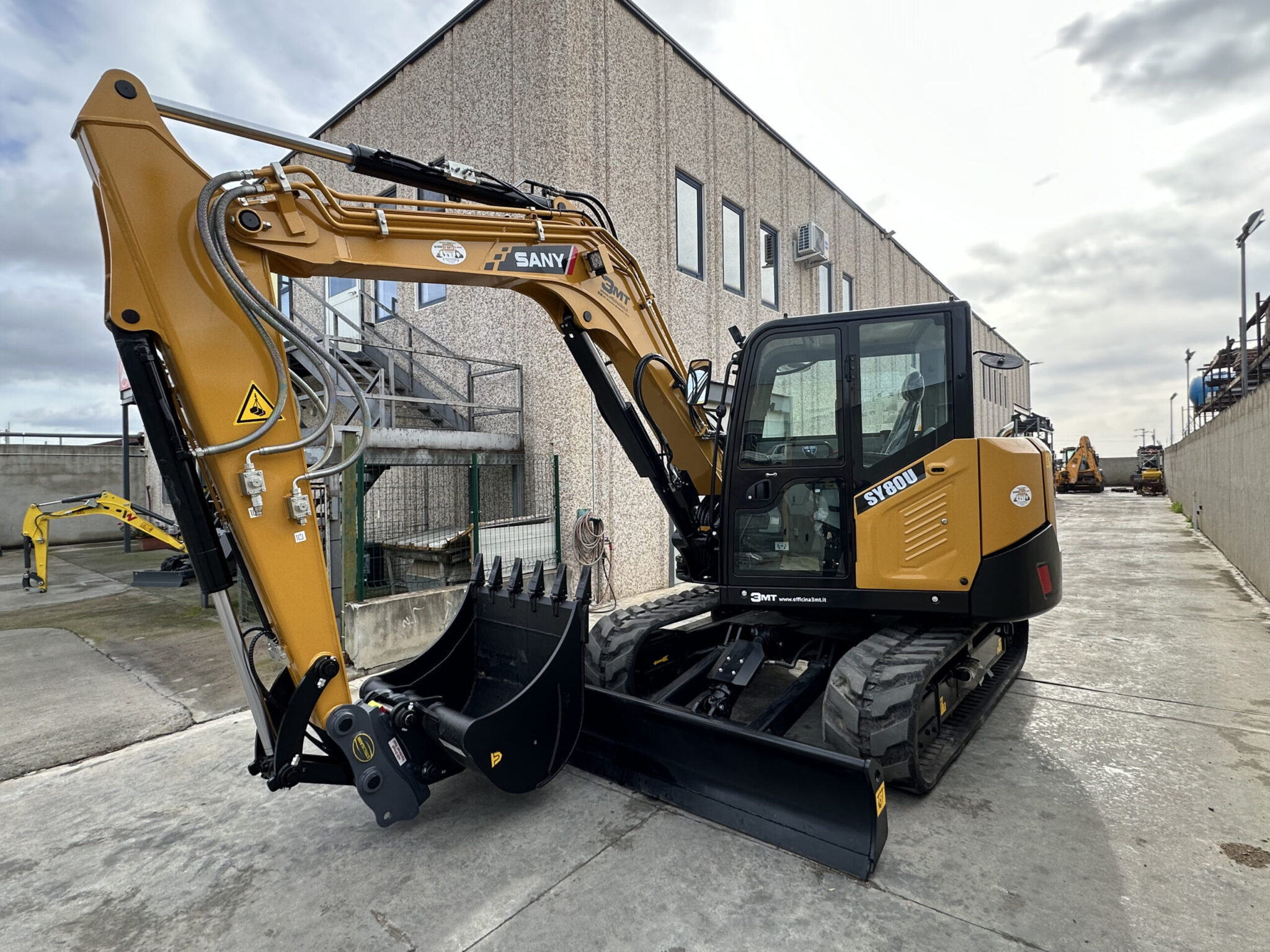 manutenzione degli escavatori -officina 3MT